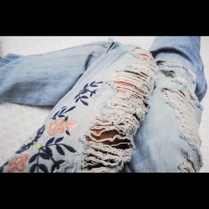 Sz 15 R Hollister destroyed boyfriend fit jeans.